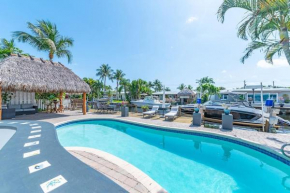 Waterfront Oasis W Tiki Hut Pool & Boat Access